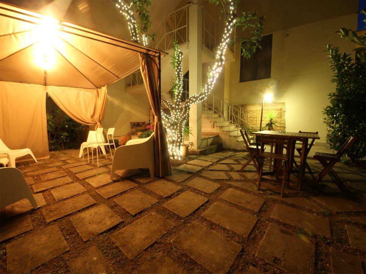 Hotel Dimora Nettare Bríndisi Exterior foto